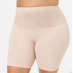 NWOT Torrid 3 microfibre 360° smoothing high rise shorts
